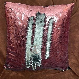 Flip sequin pillow. Excellent condition.